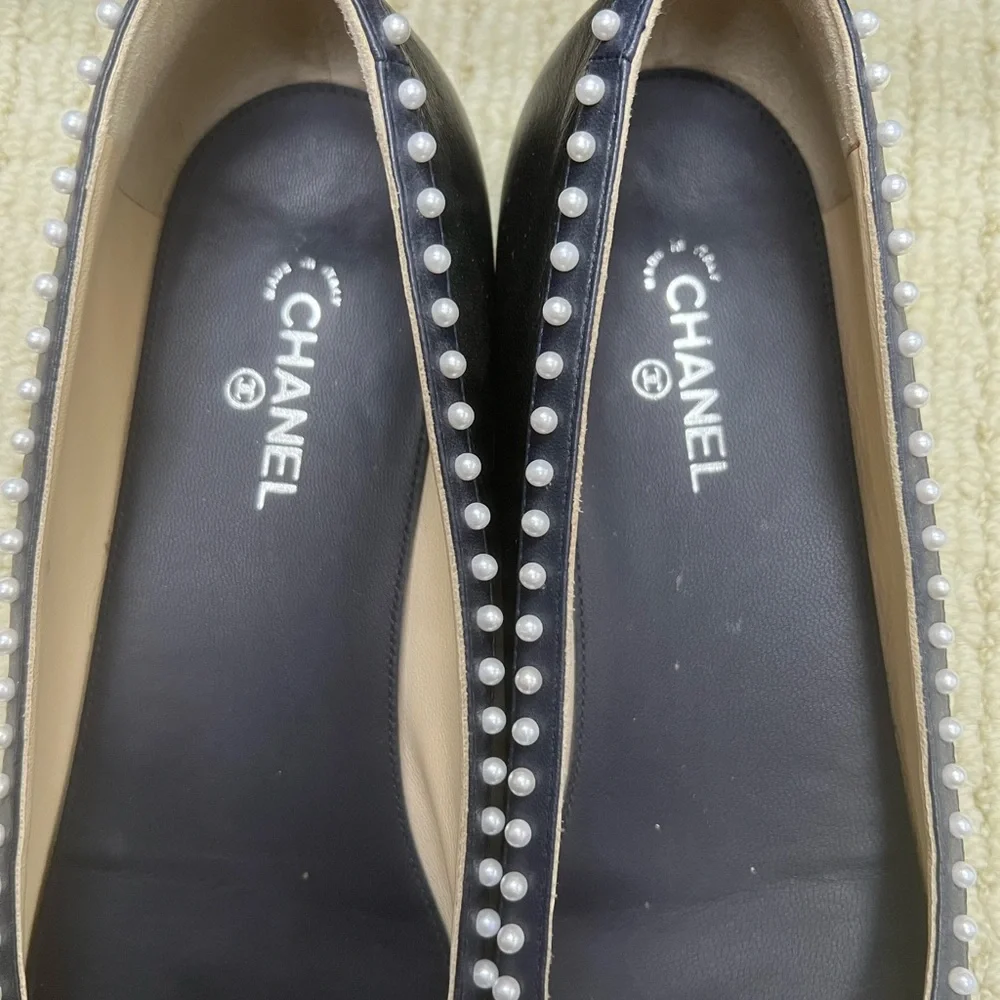 🔴Authentic CHANEL Women's Black & Navy Leather Ballet Flats with Pearl🔴